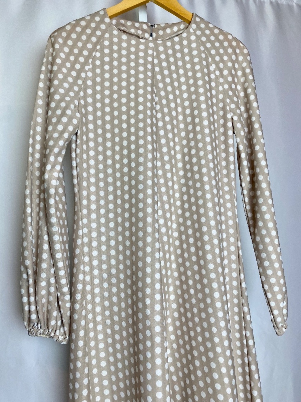 Vintage Womenʻs Hand Sewn Long Sleeved Neutral Polka Dot Muʻumuʻu Maxi Dress - Picture 5 of 11